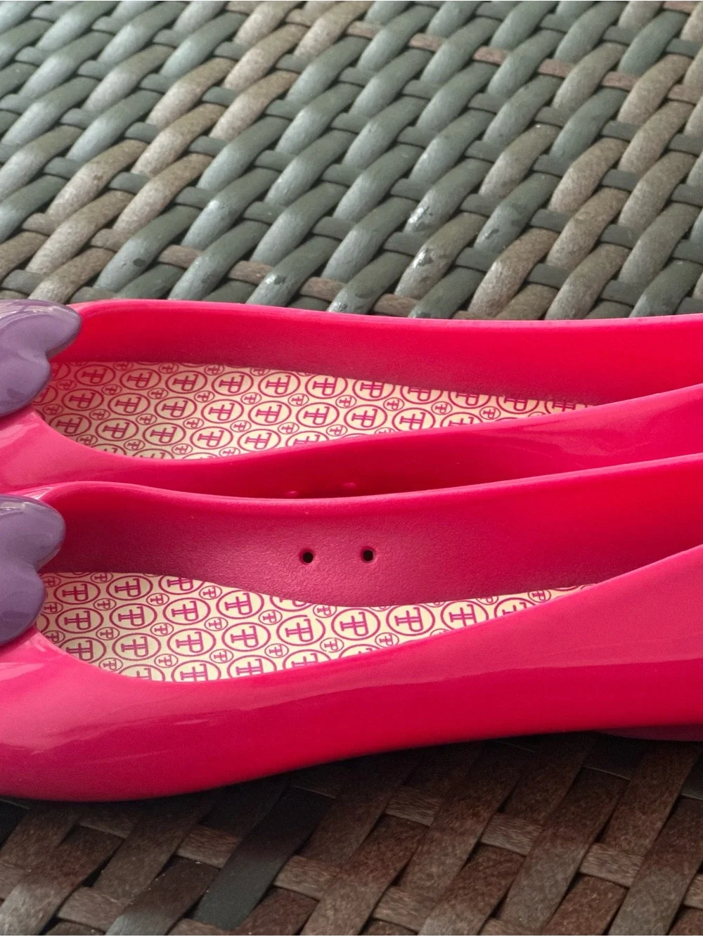 Faux Pink Pas Paris Girl Ballerina Shoes Heart-Accent